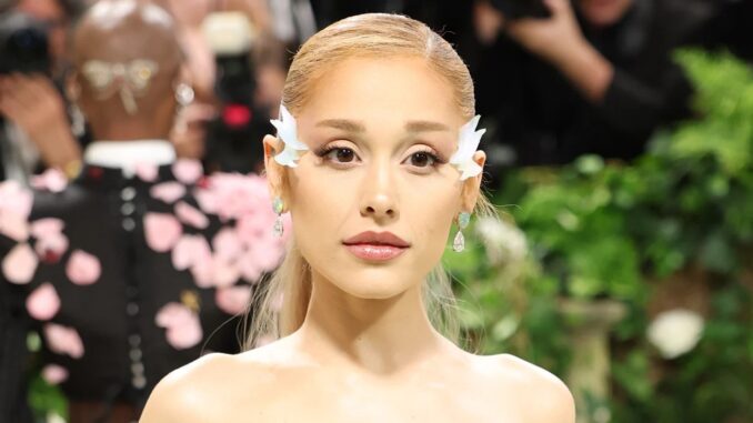 Ariana Grande to Join HYBE’s Superfan Platform Weverse After Announcing Music Promo Break | Ariana Grande, HYBE | Just Jared: Celebrity News and Gossip